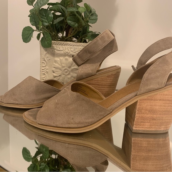 Susina Genuine Leather Sandals - Picture 4 of 6